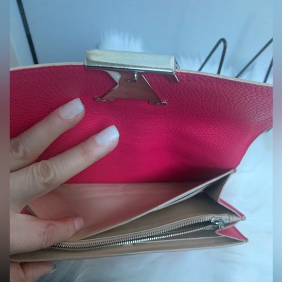 Authentic Louis Vuitton Capucines wallet - Picture 12 of 17